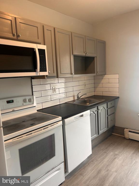 1200 9TH, #102, Eddystone, PA 19022