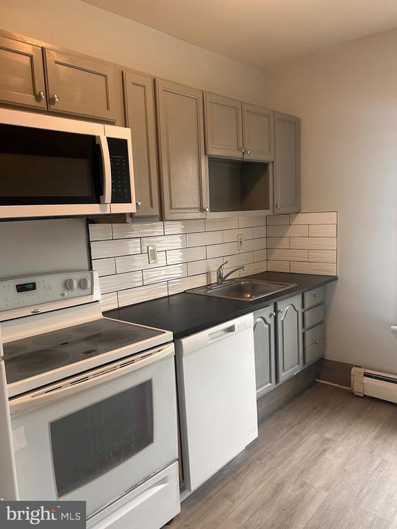 1200 9TH, #102, Eddystone, PA 19022