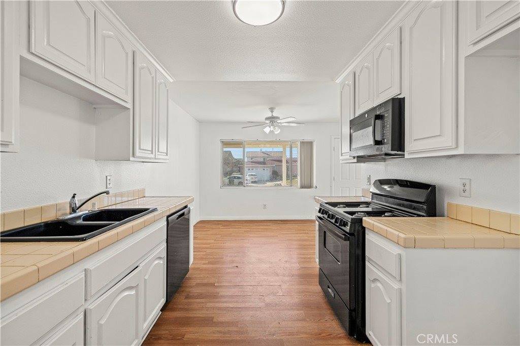 621 West Avenue H12, Lancaster, CA 93534