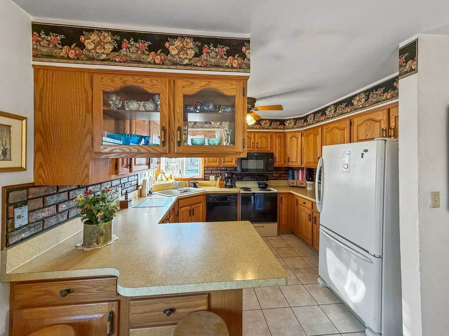 6057 North Lake Road, Lena, IL 61048