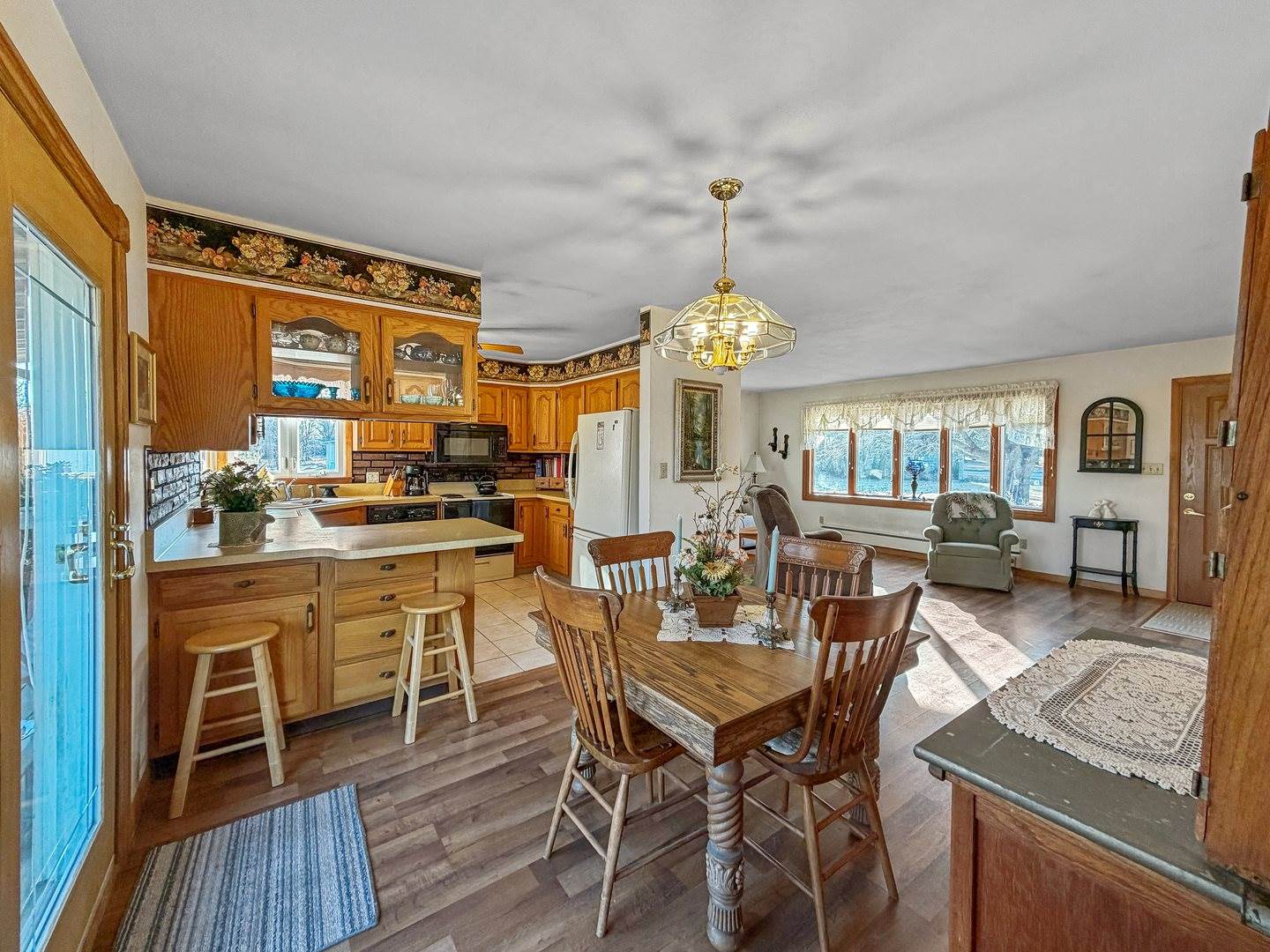 6057 North Lake Road, Lena, IL 61048