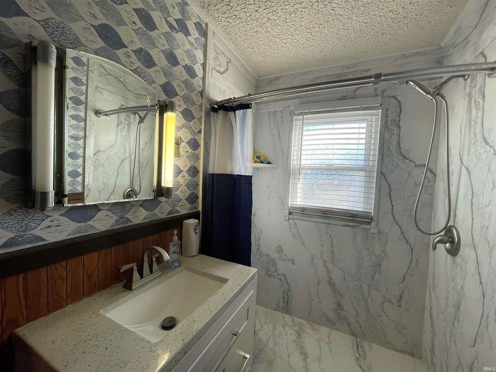 2715 E 14th Street, Muncie, IN 47302