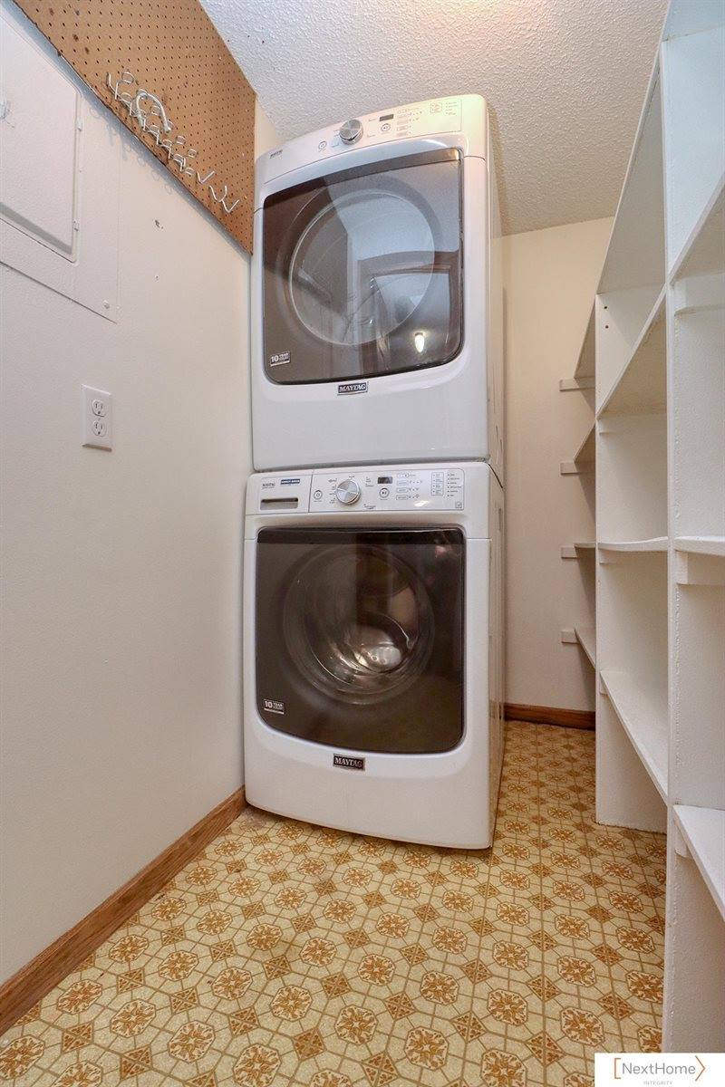 1300 G Street, #103-4W, Lincoln, NE 68508