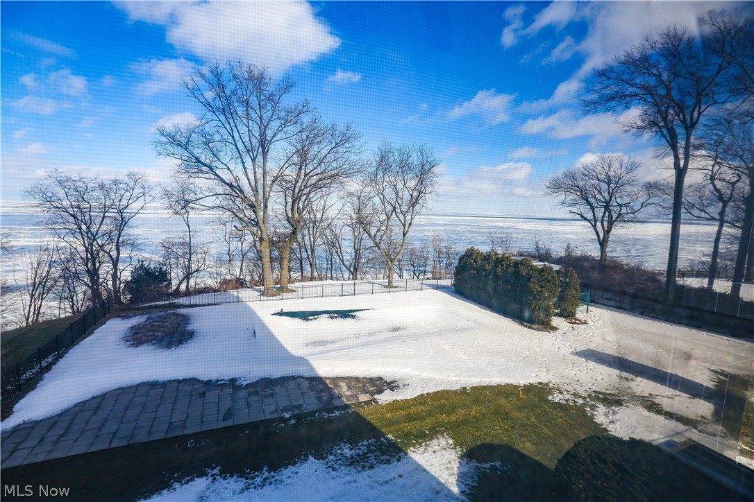 12520 Edgewater Drive, #306, Lakewood, OH 44107