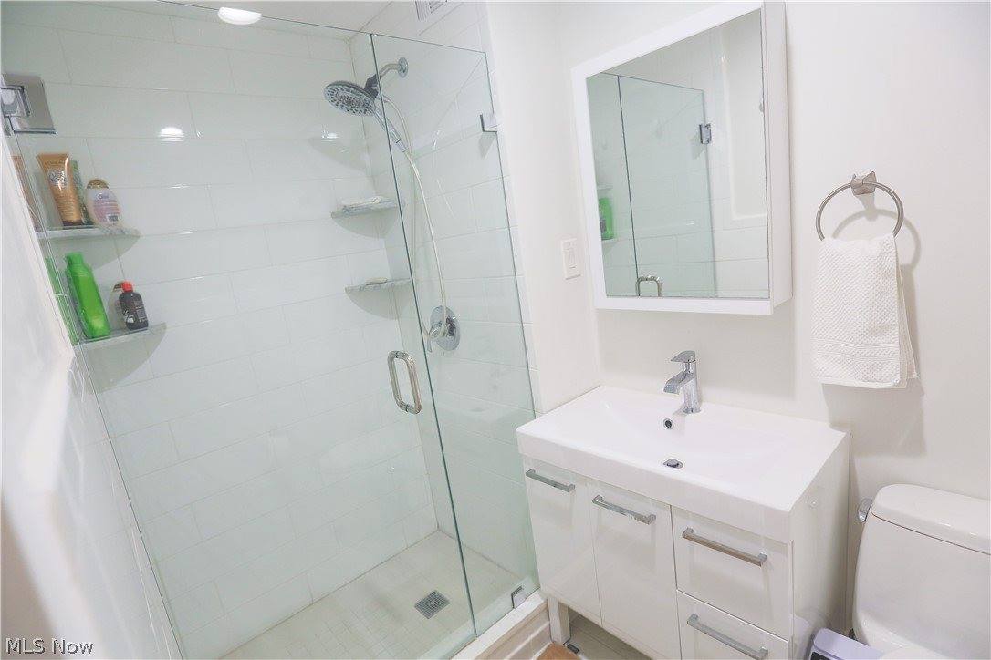 12520 Edgewater Drive, #306, Lakewood, OH 44107