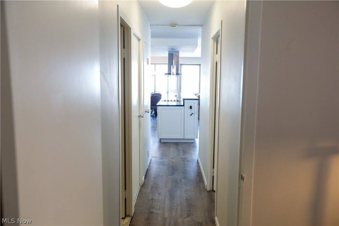 12520 Edgewater Drive, #306, Lakewood, OH 44107