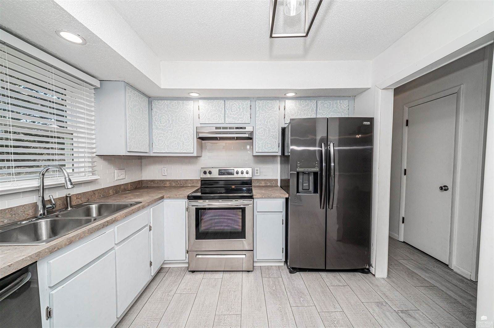 3409 Cedar Lane, Milford, KS 66514