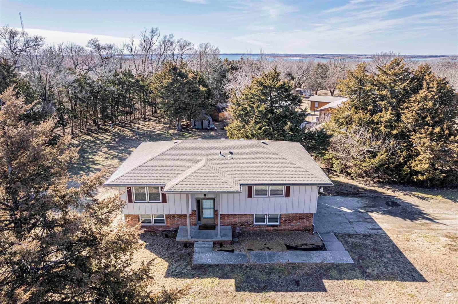 3409 Cedar Lane, Milford, KS 66514