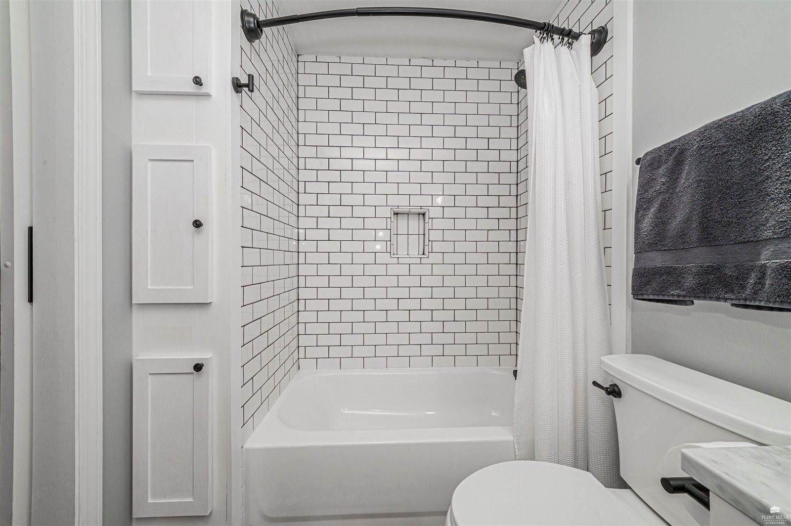 237 Robin Hood Drive, Junction City, KS 66441