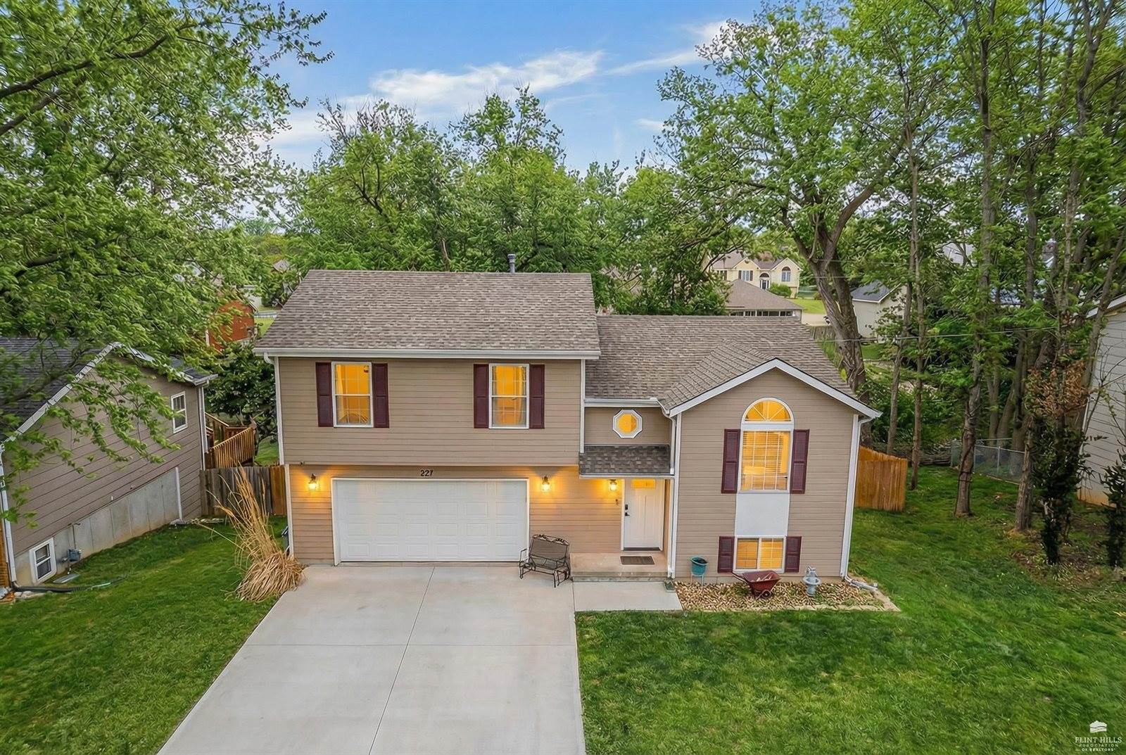 237 Robin Hood Drive, Junction City, KS 66441