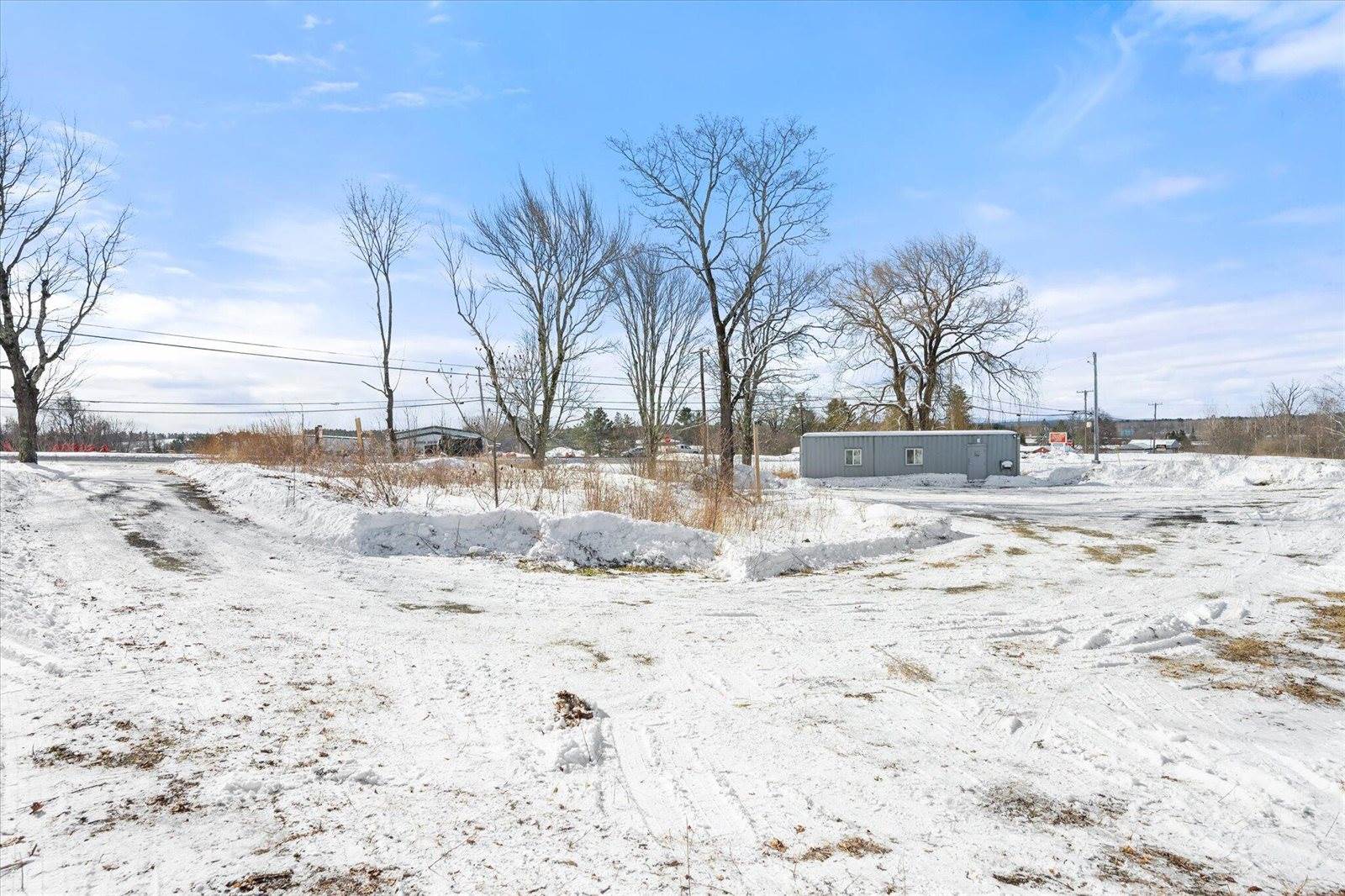 1425 Hammond Street, Bangor, ME 04401