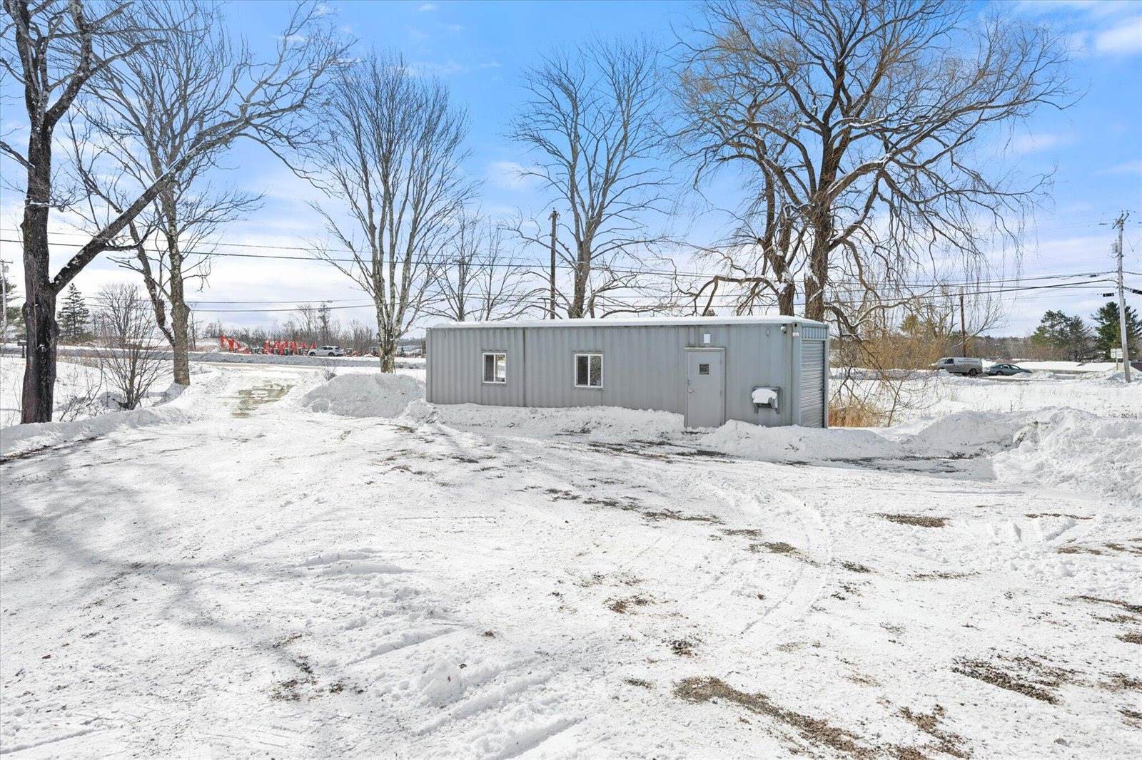 1425 Hammond Street, Bangor, ME 04401