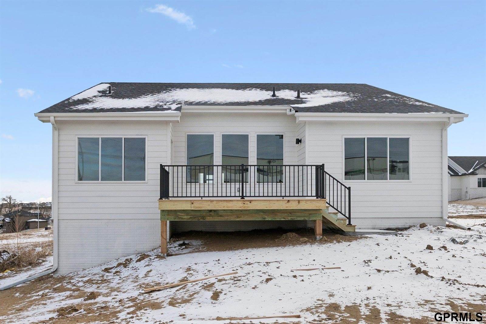 20108 R Street, Omaha, NE 68135