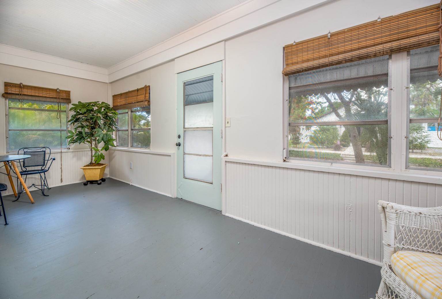 945 13TH Street North, Saint Petersburg, FL 33705