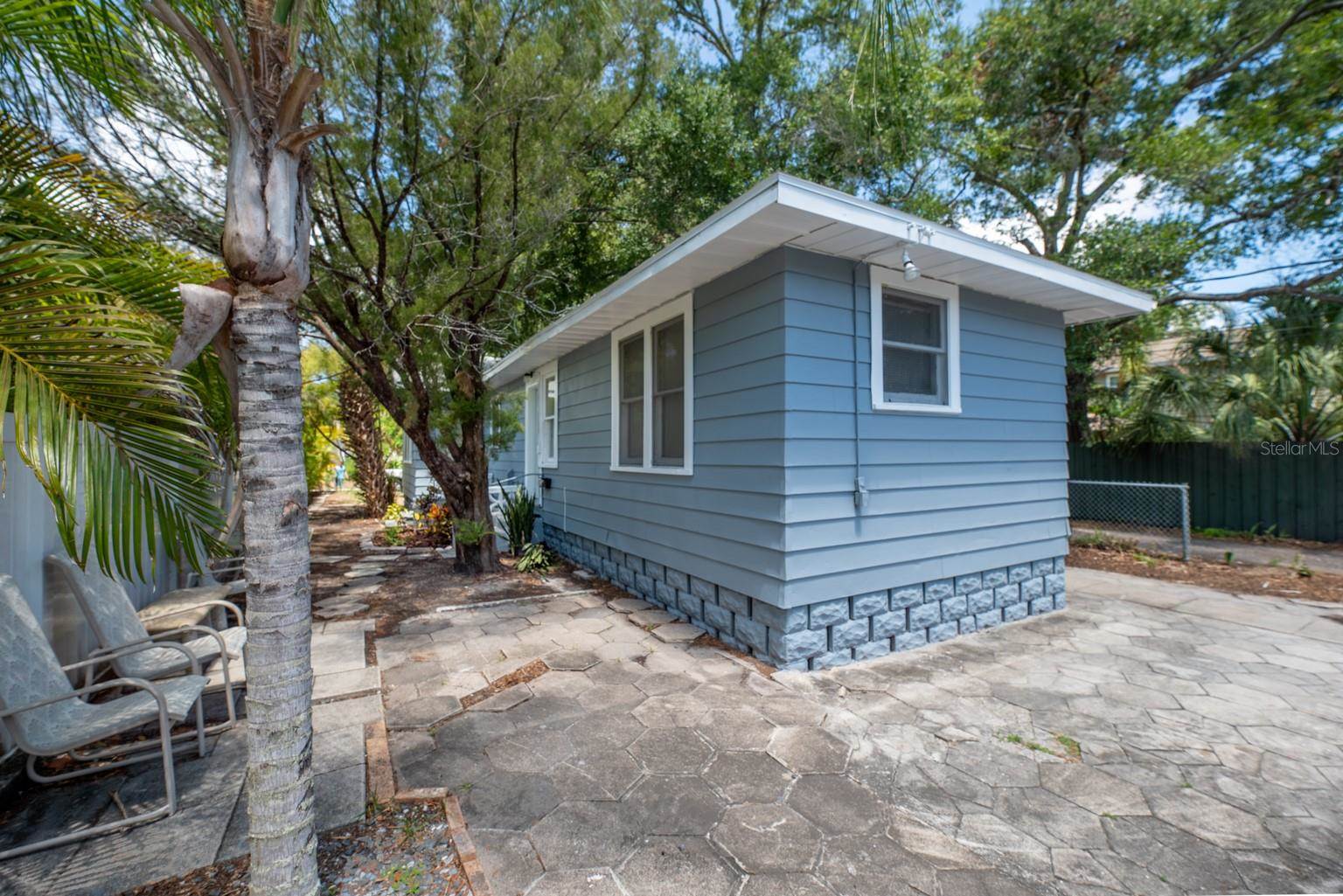 945 13TH Street North, Saint Petersburg, FL 33705