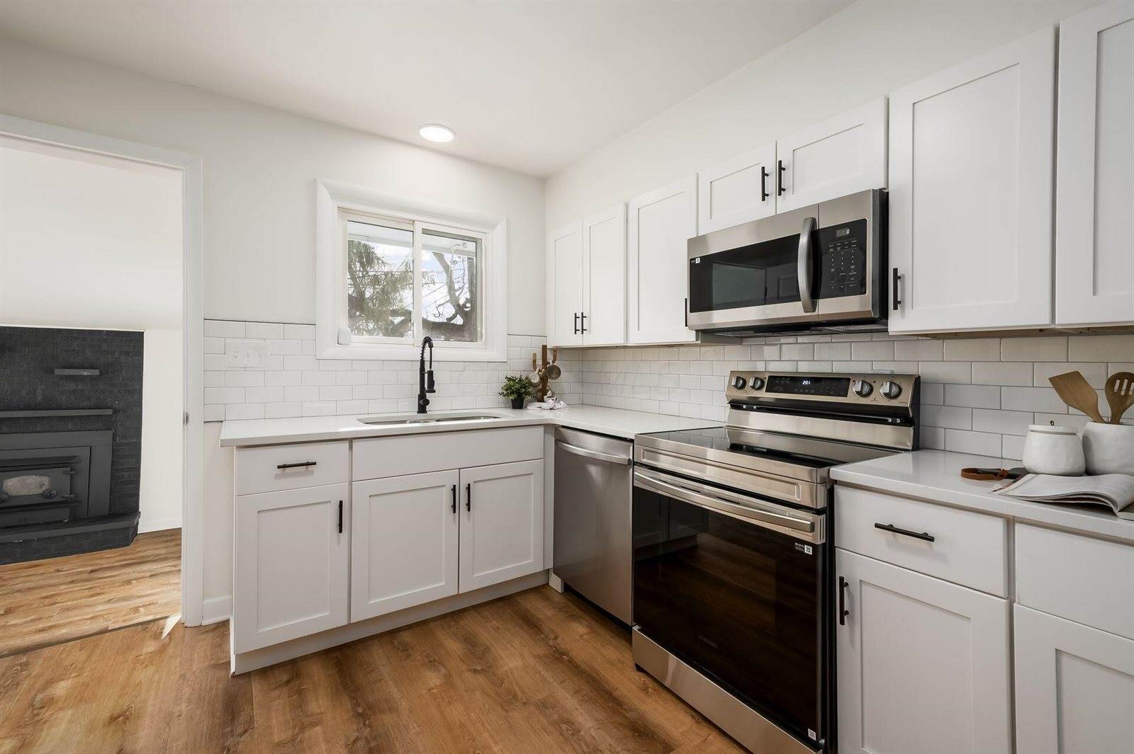 2585 Eakin Road, Columbus, OH 43204