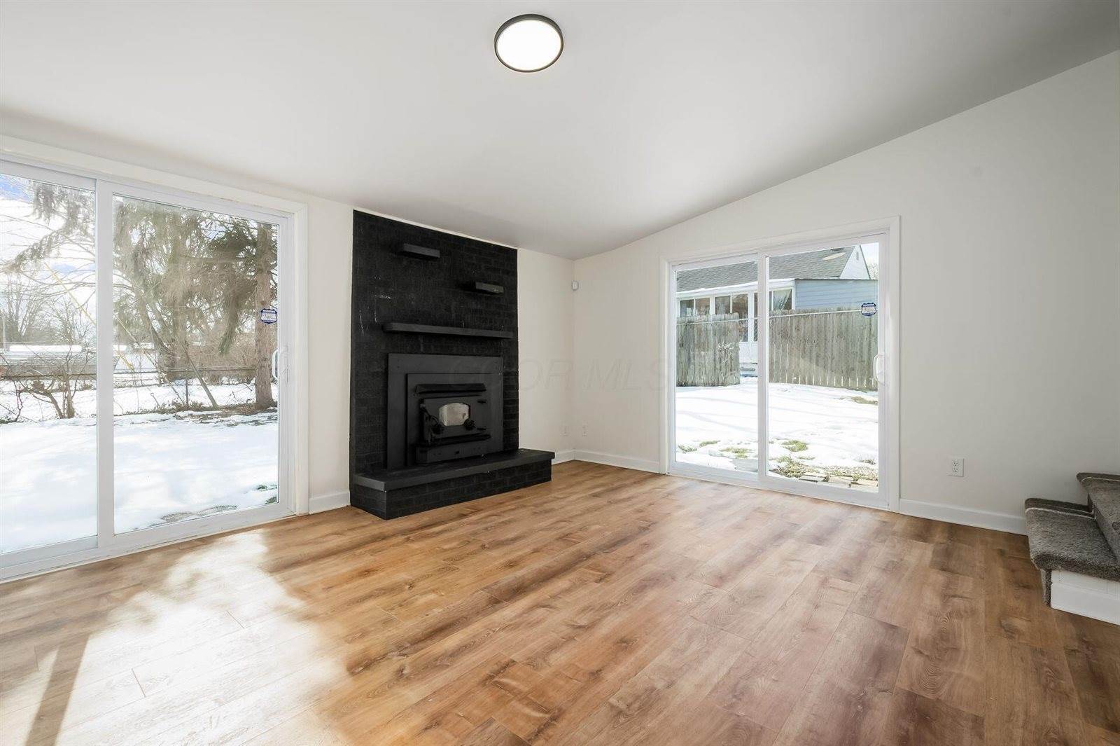 2585 Eakin Road, Columbus, OH 43204