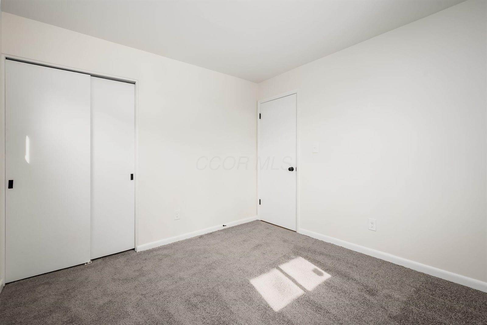 2585 Eakin Road, Columbus, OH 43204