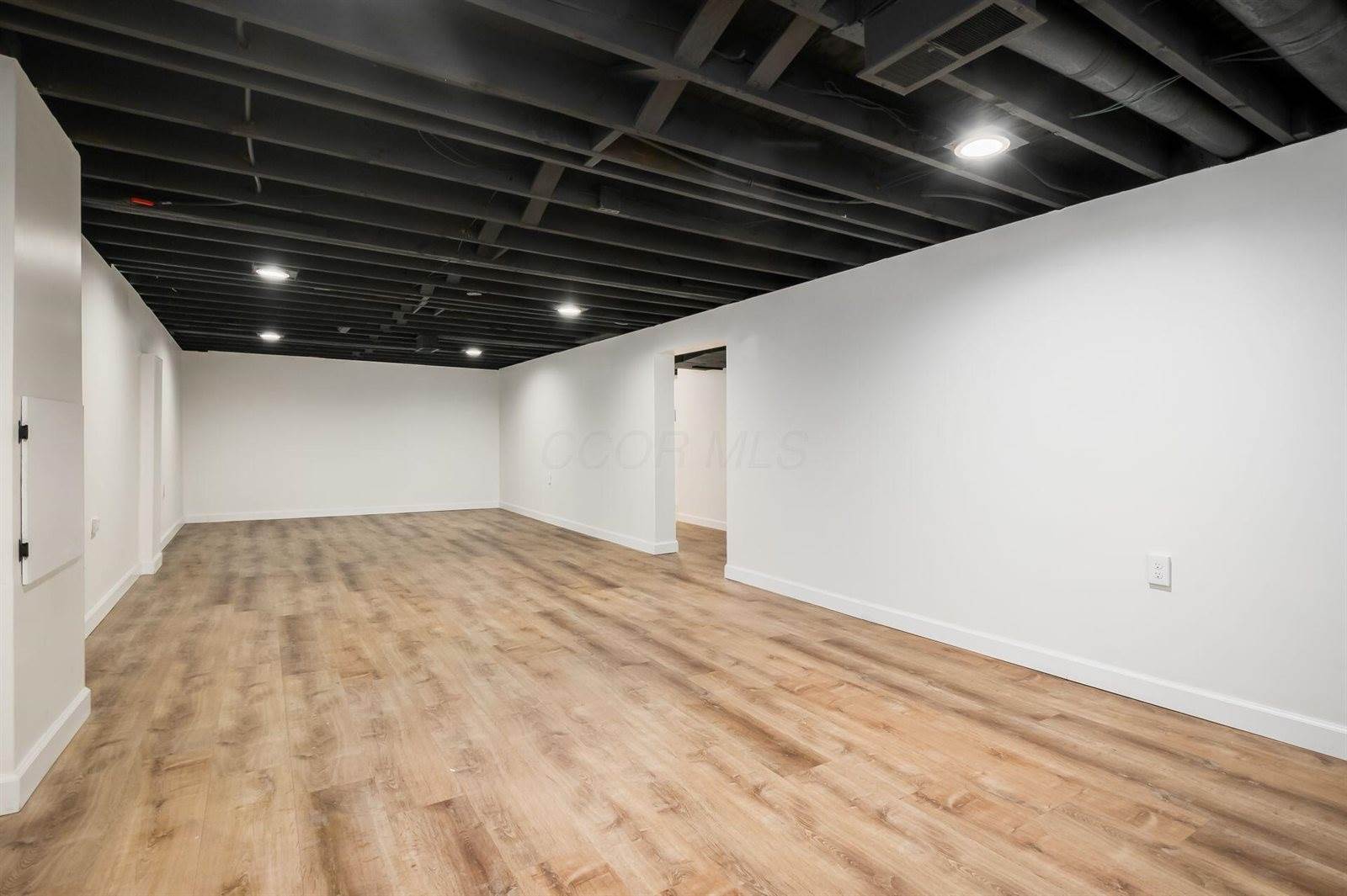 2585 Eakin Road, Columbus, OH 43204