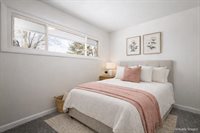 2585 Eakin Road, Columbus, OH 43204