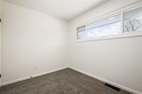 2585 Eakin Road, Columbus, OH 43204