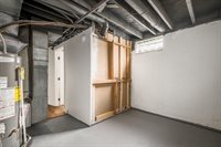 2585 Eakin Road, Columbus, OH 43204