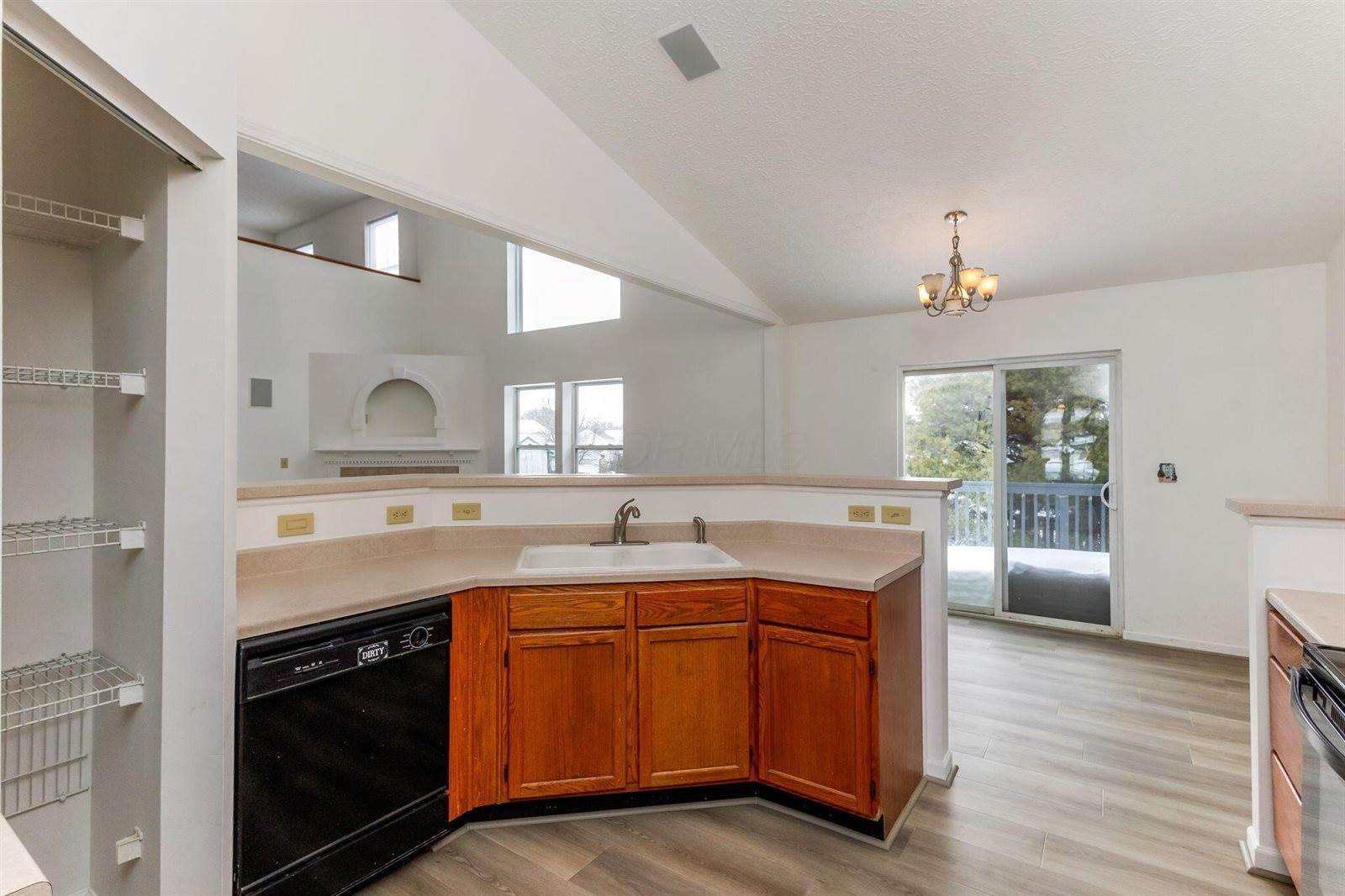 260 North Bend Drive, Pataskala, OH 43062