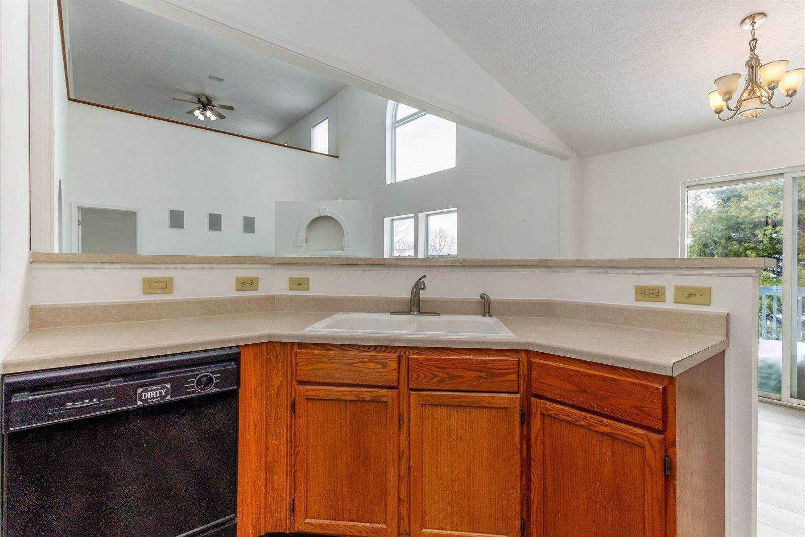 260 North Bend Drive, Pataskala, OH 43062