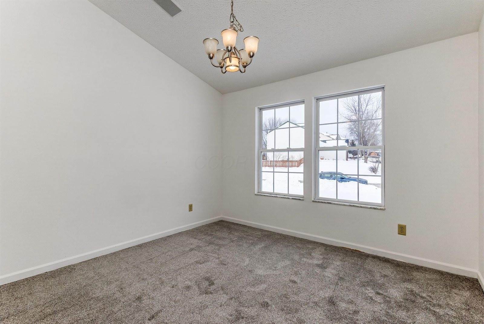 260 North Bend Drive, Pataskala, OH 43062
