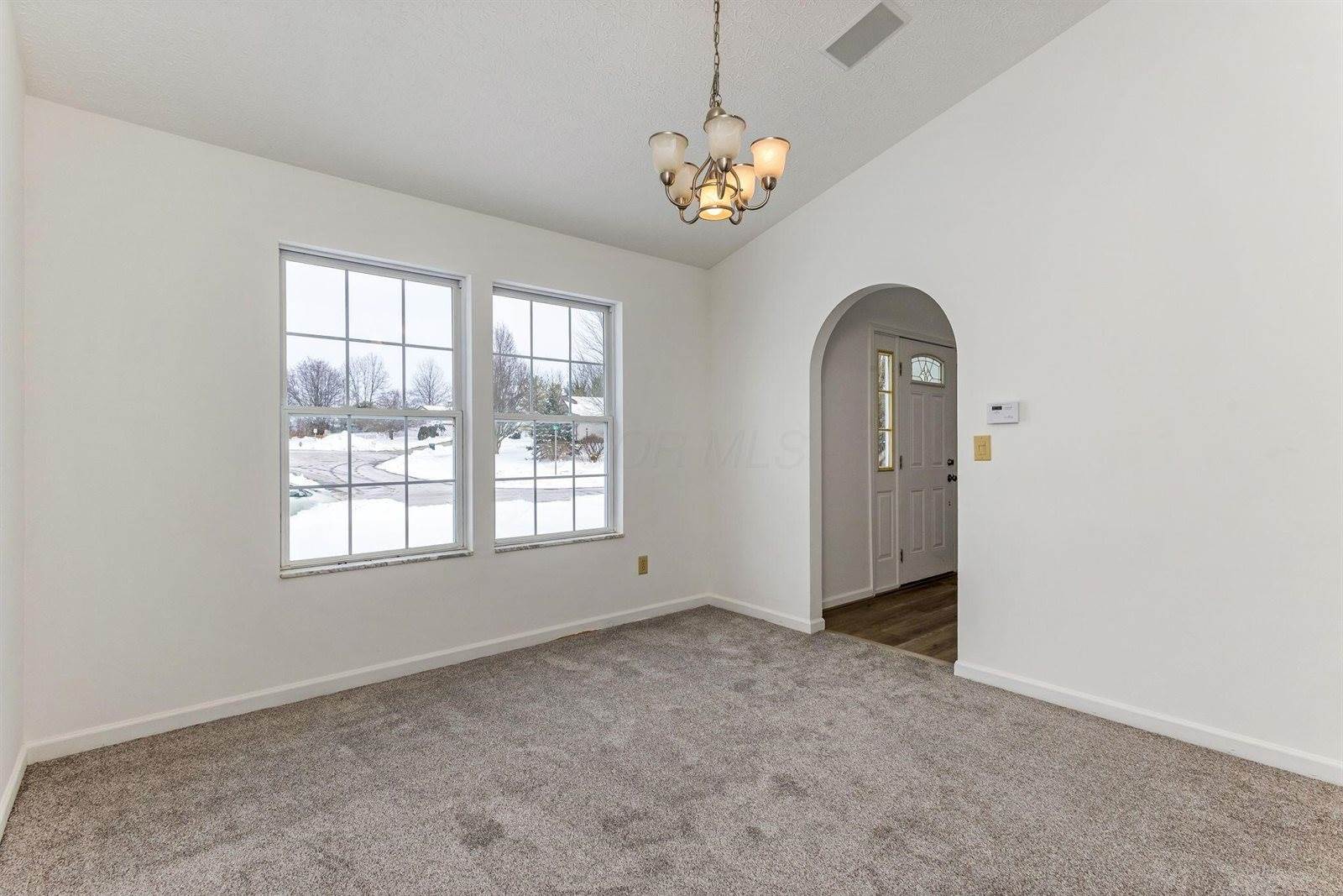 260 North Bend Drive, Pataskala, OH 43062