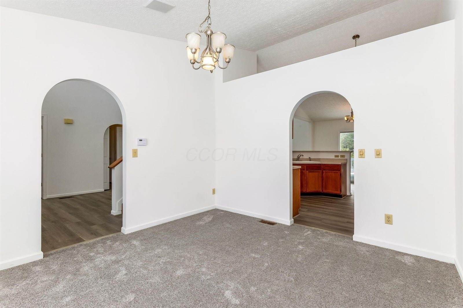 260 North Bend Drive, Pataskala, OH 43062