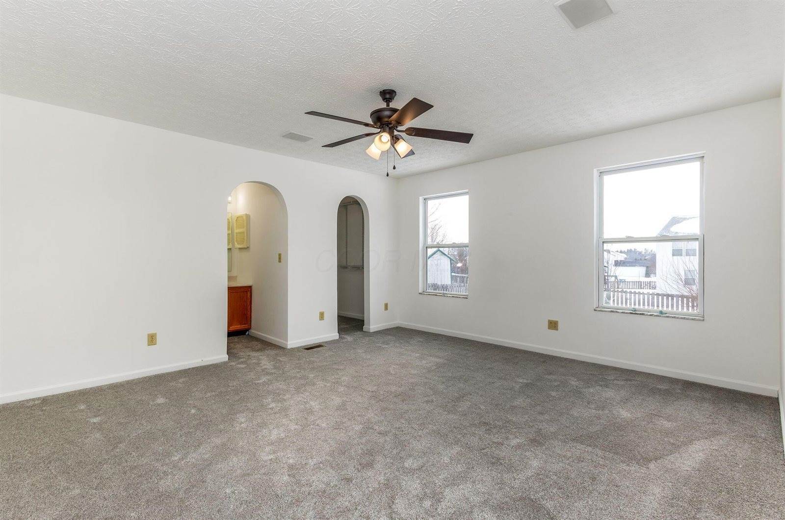 260 North Bend Drive, Pataskala, OH 43062