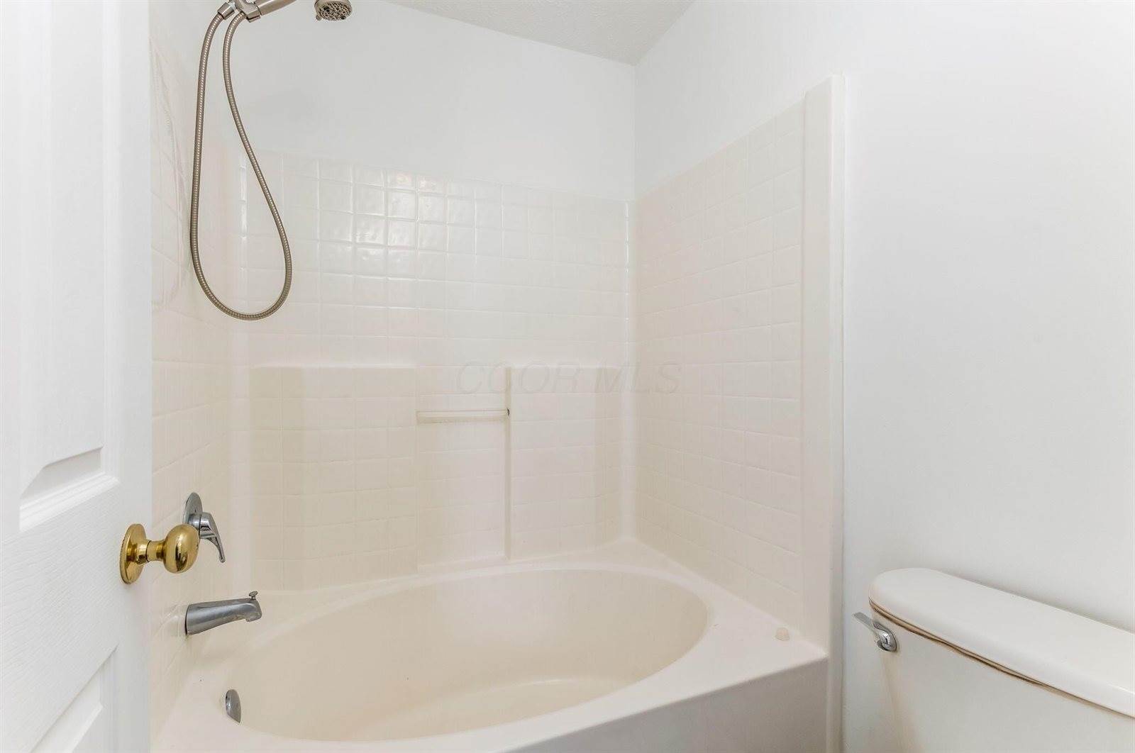 260 North Bend Drive, Pataskala, OH 43062