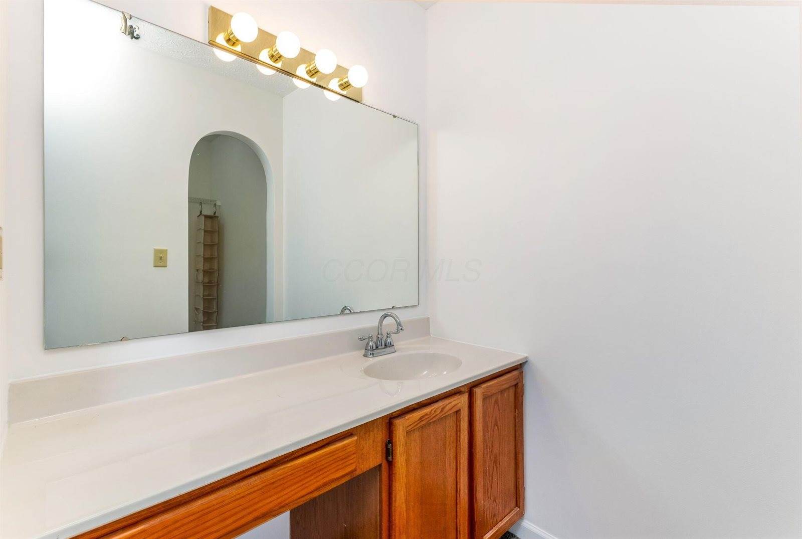 260 North Bend Drive, Pataskala, OH 43062
