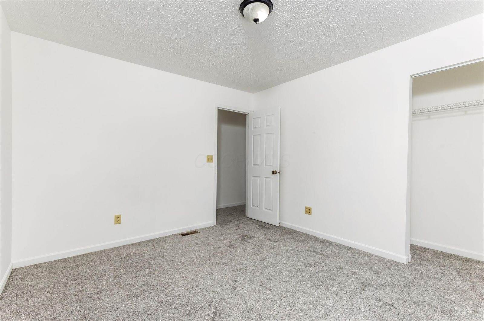 260 North Bend Drive, Pataskala, OH 43062