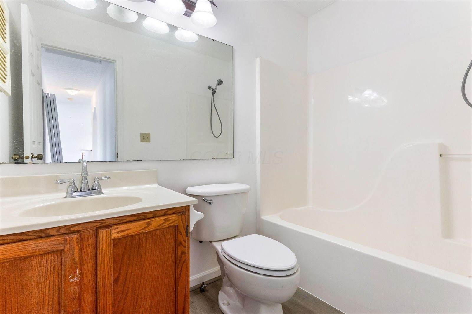 260 North Bend Drive, Pataskala, OH 43062