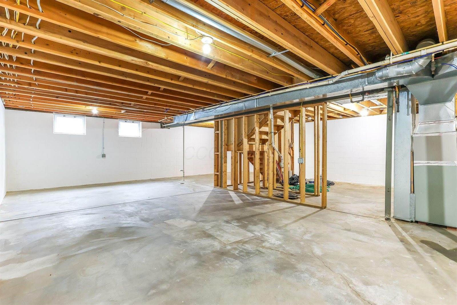 260 North Bend Drive, Pataskala, OH 43062
