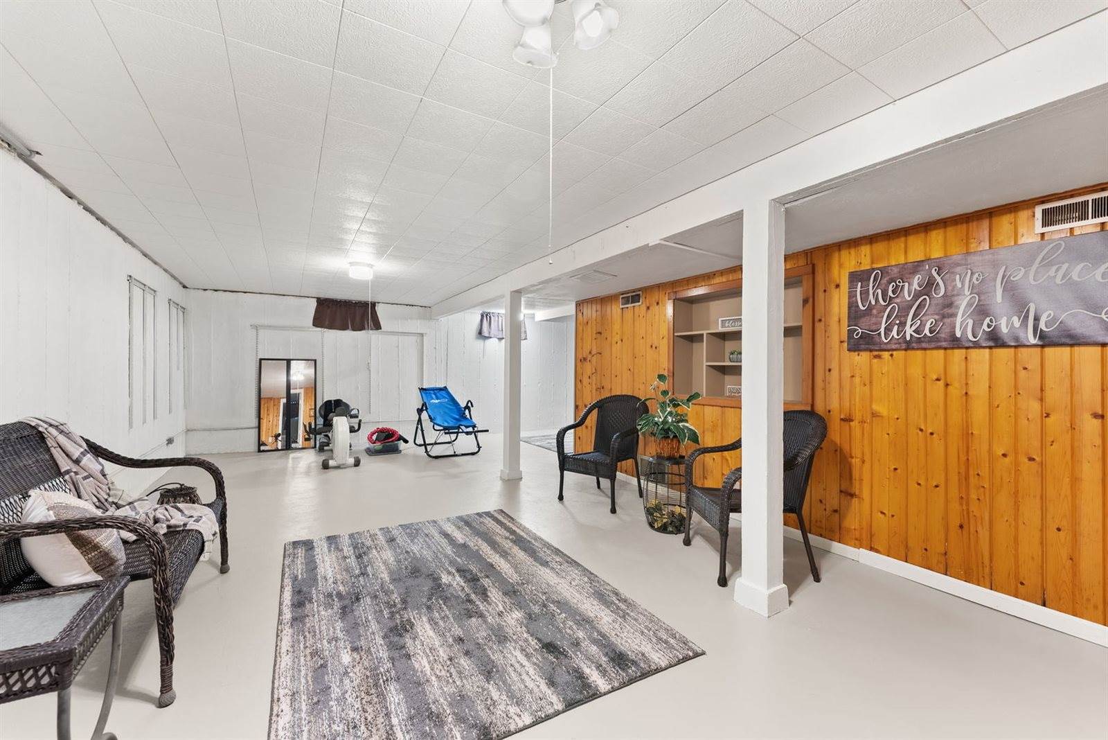 2422 Dugan Court, Davenport, IA 52804