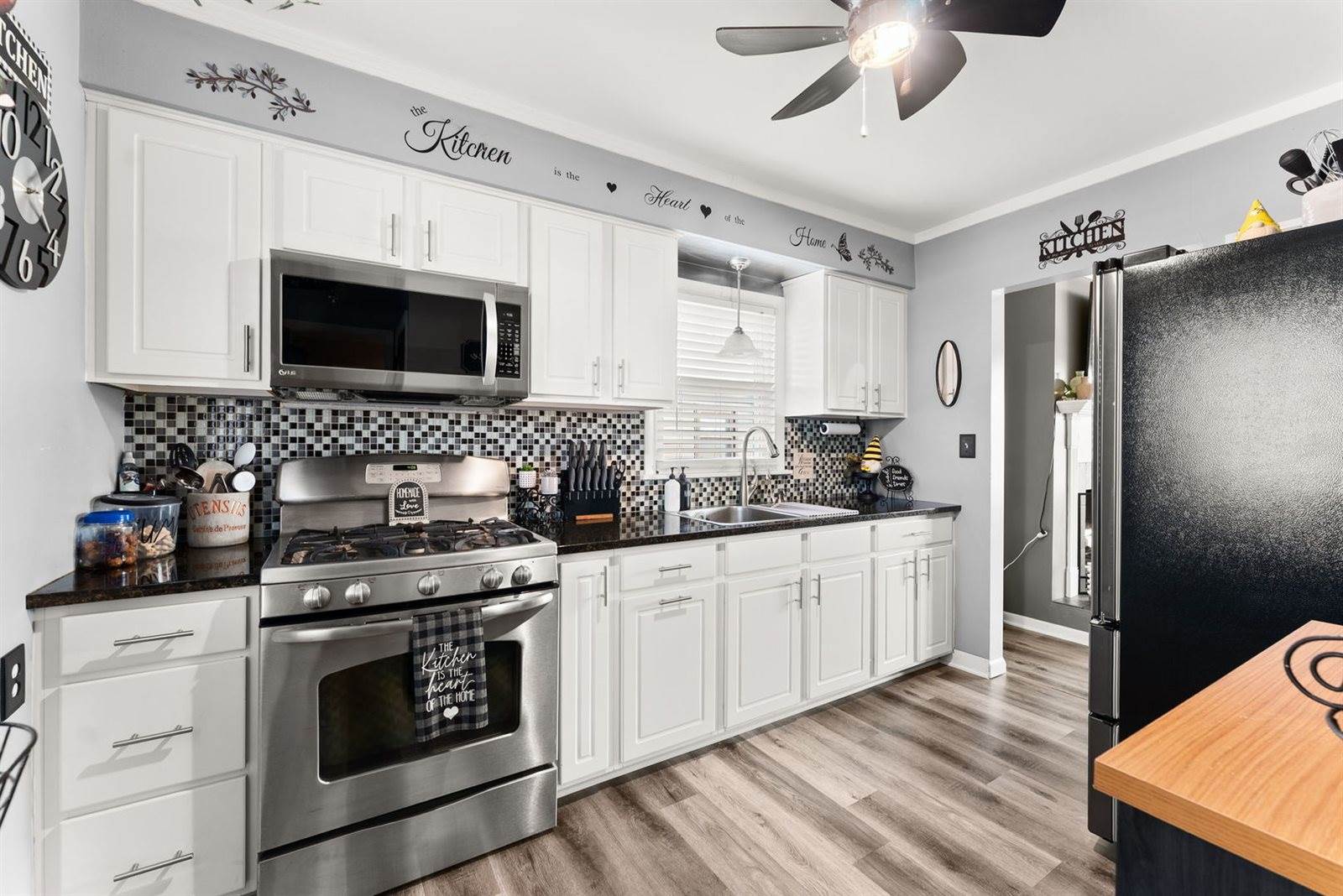 2422 Dugan Court, Davenport, IA 52804