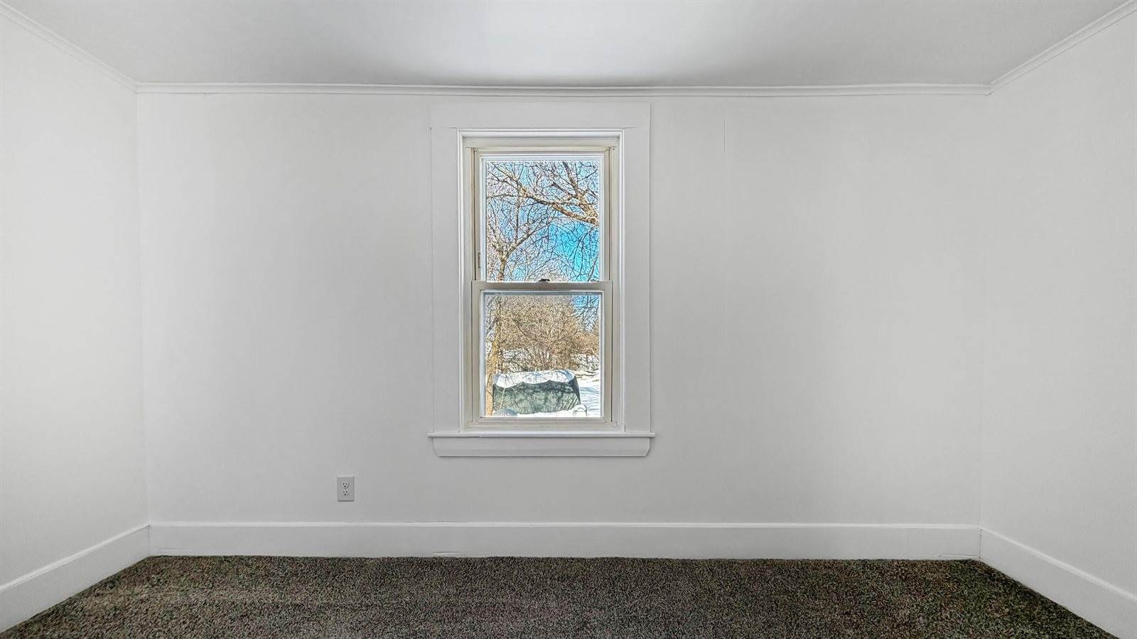 6 Dudley Street, Presque Isle, ME 04769