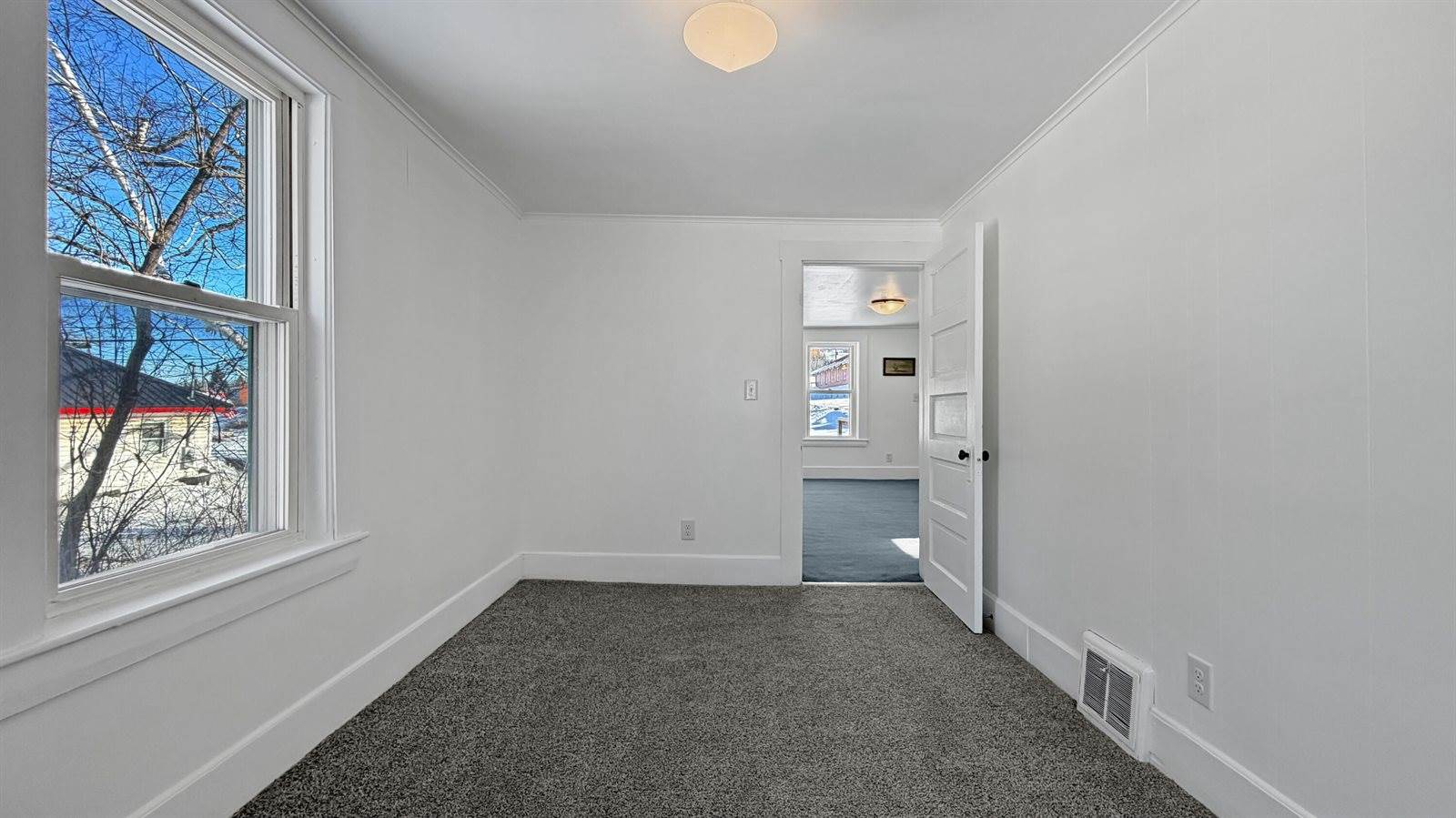 6 Dudley Street, Presque Isle, ME 04769