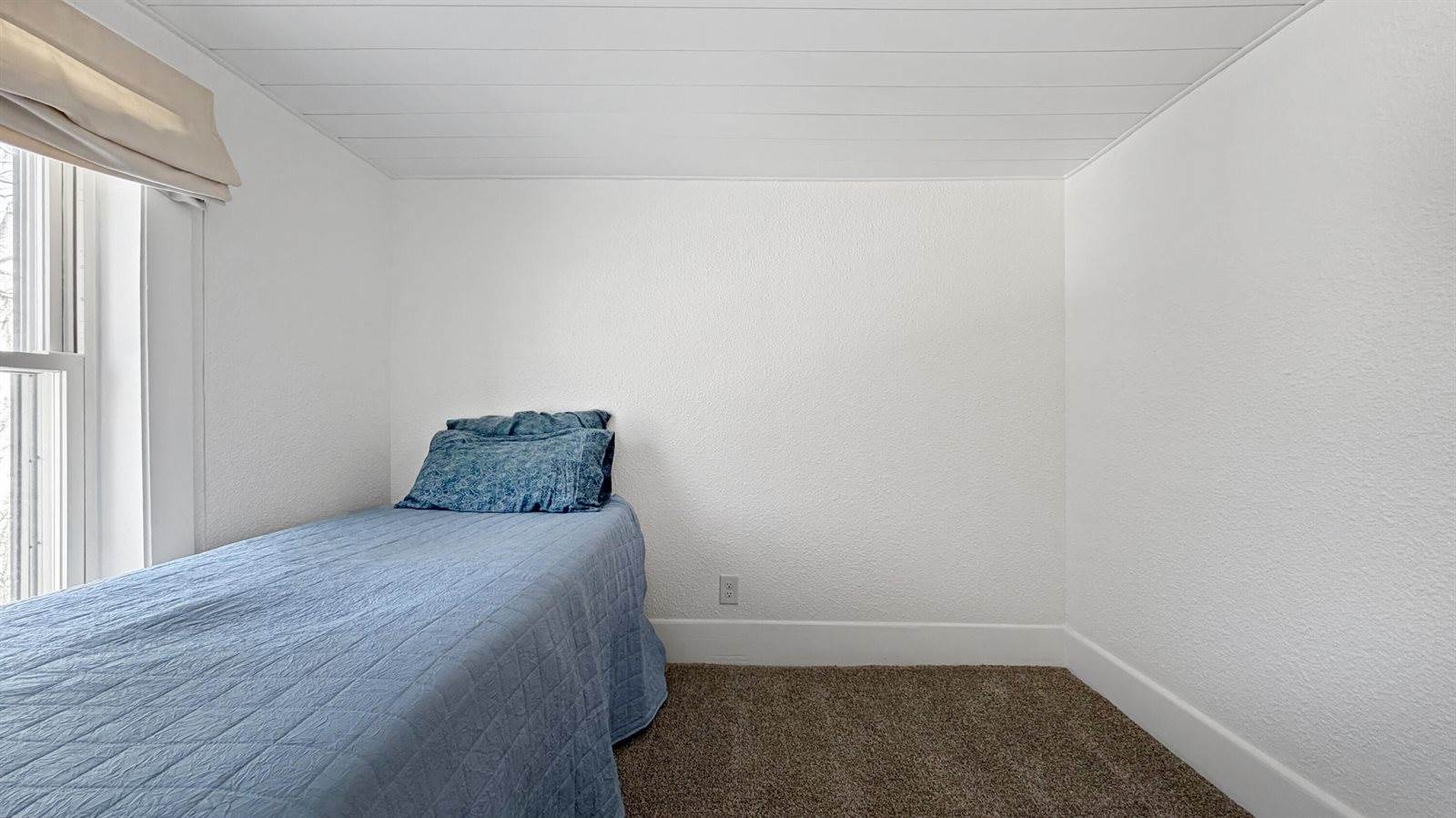 6 Dudley Street, Presque Isle, ME 04769