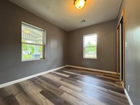 210 East Quincy Ave, Arkansas City, KS 67005