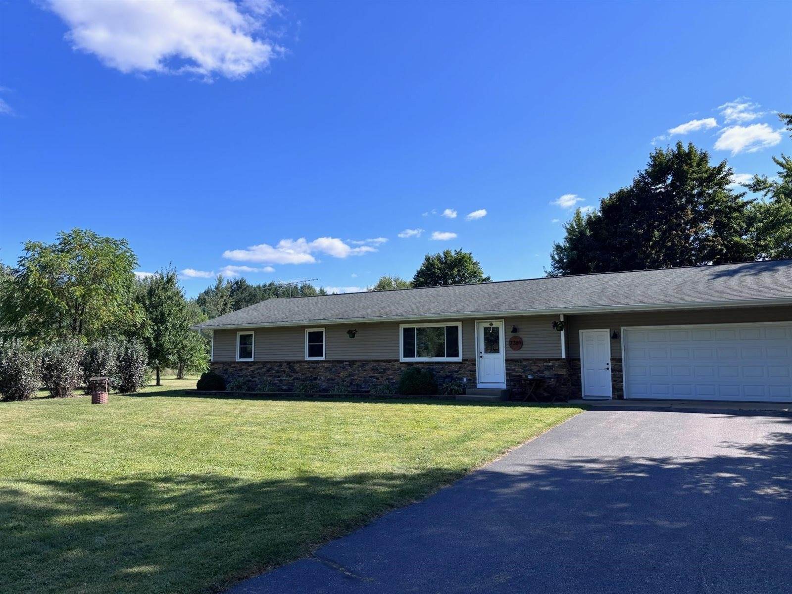 7389 Deer Road, Custer, WI 54423