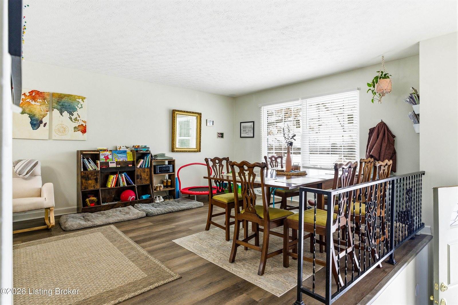 907 Rhonda Ct, Radcliff, KY 40160