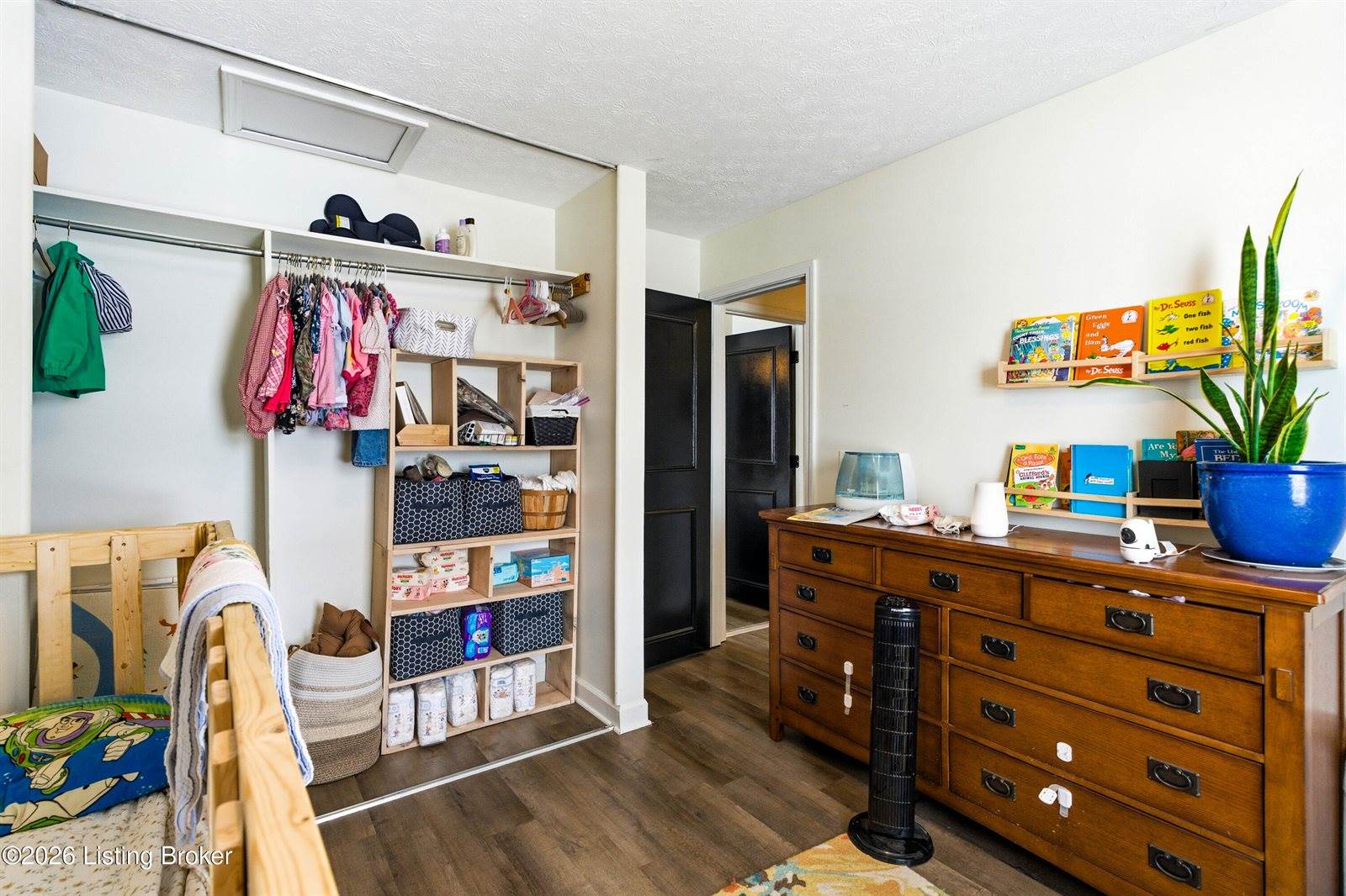 907 Rhonda Ct, Radcliff, KY 40160