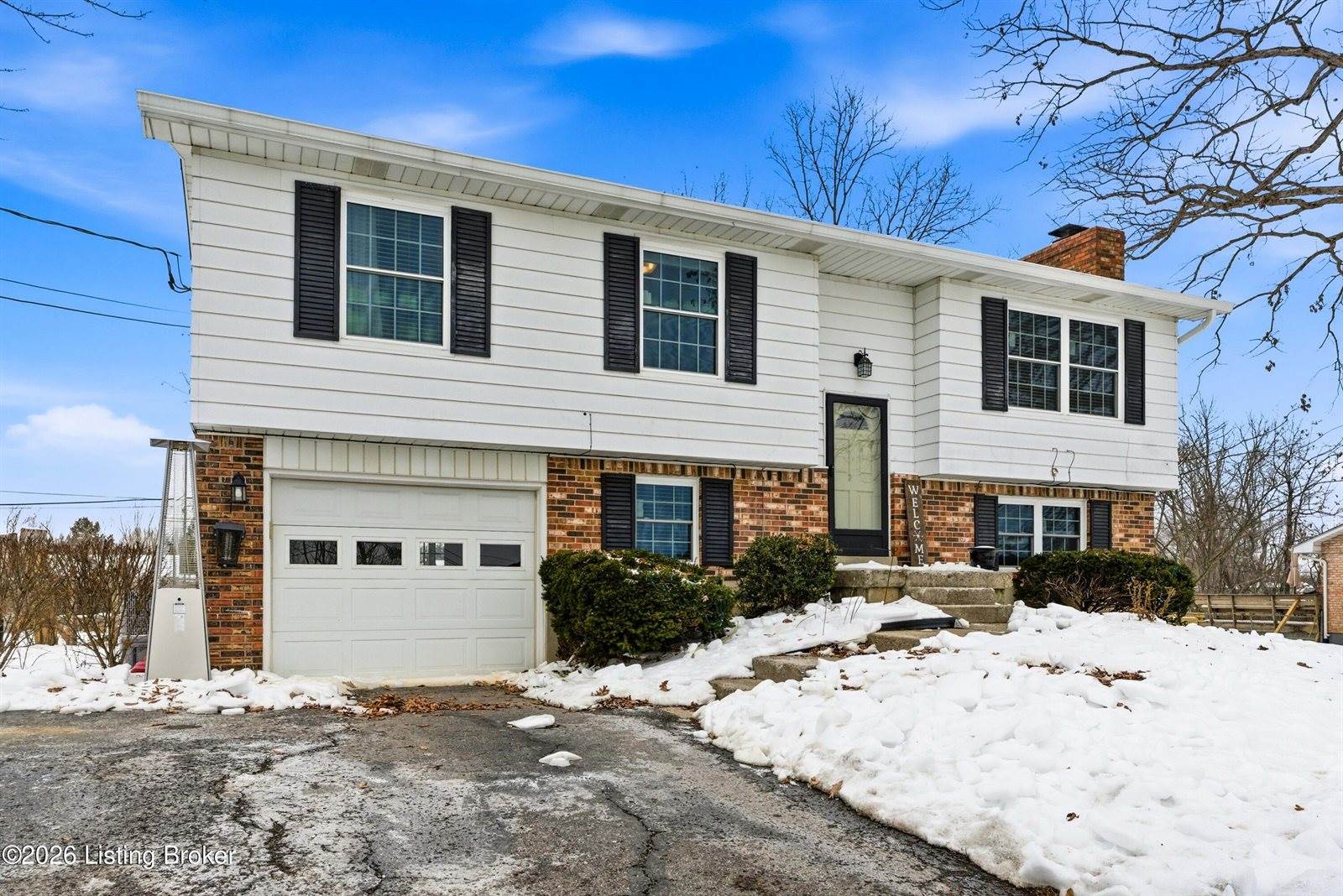 907 Rhonda Ct, Radcliff, KY 40160