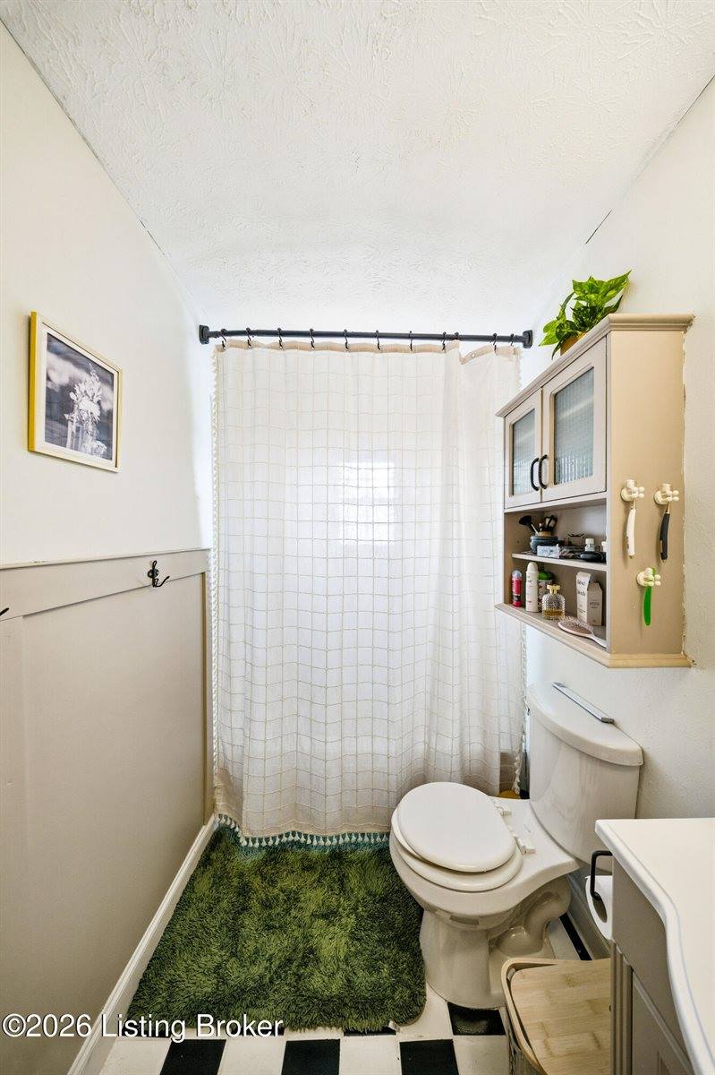 907 Rhonda Ct, Radcliff, KY 40160