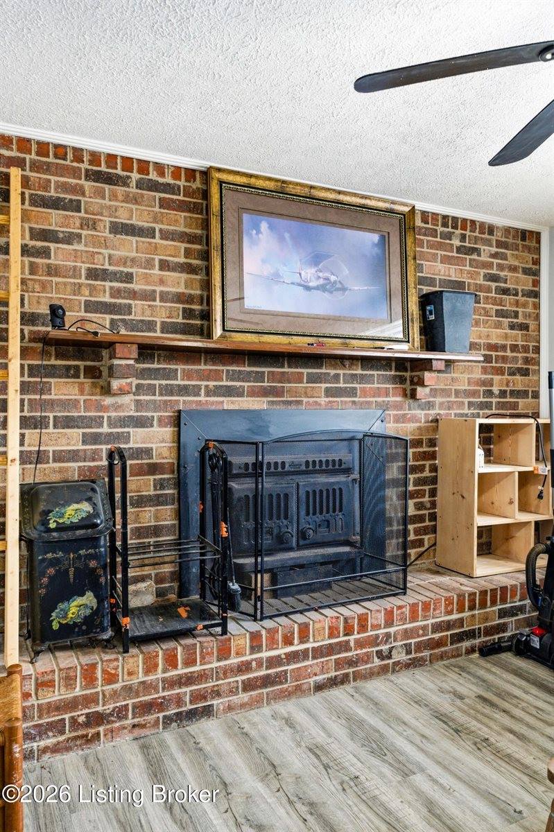 907 Rhonda Ct, Radcliff, KY 40160