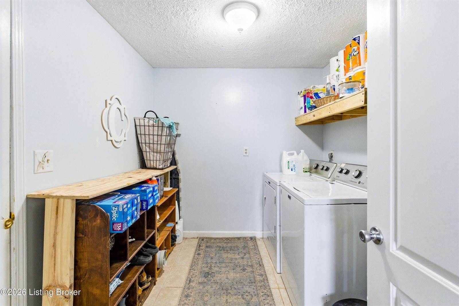 907 Rhonda Ct, Radcliff, KY 40160